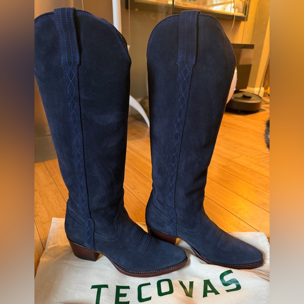 Tecovas Sold out Eclipse The Abby navy suede boots size 7